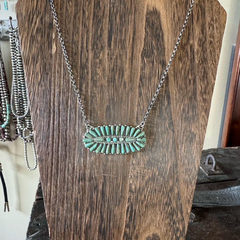 Native made sterling silver cluster necklace by Leander Nez💚